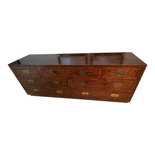 Late 20th Century Lowboy Dresser - Henredon For Sale