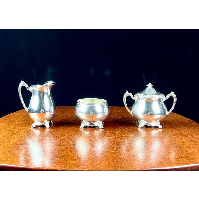 Mid 20th Century Mid 20th Century 1881 Wm. Rogers "Glenrose" 6 - Piece Master Tea & Coffee Service With Webster Wilcox "Joanne" Tray For Sale - Image 5 of 12