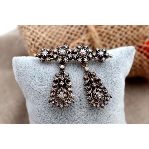 Gold and Silver Brooch with Diamonds For Sale - Image 6 of 7