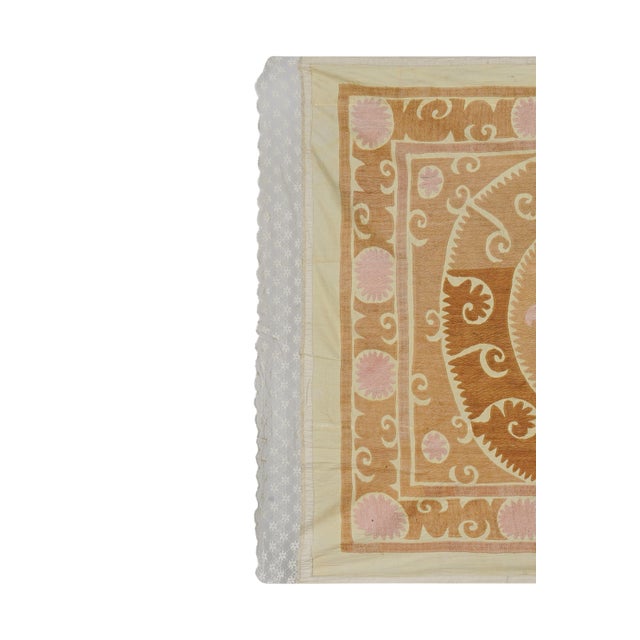 Vintage Suzani from Samarkand, circa 1900s. Material: 100% cotton. Condition: Vintage Origin: Uzbekistan Kindly note: -...