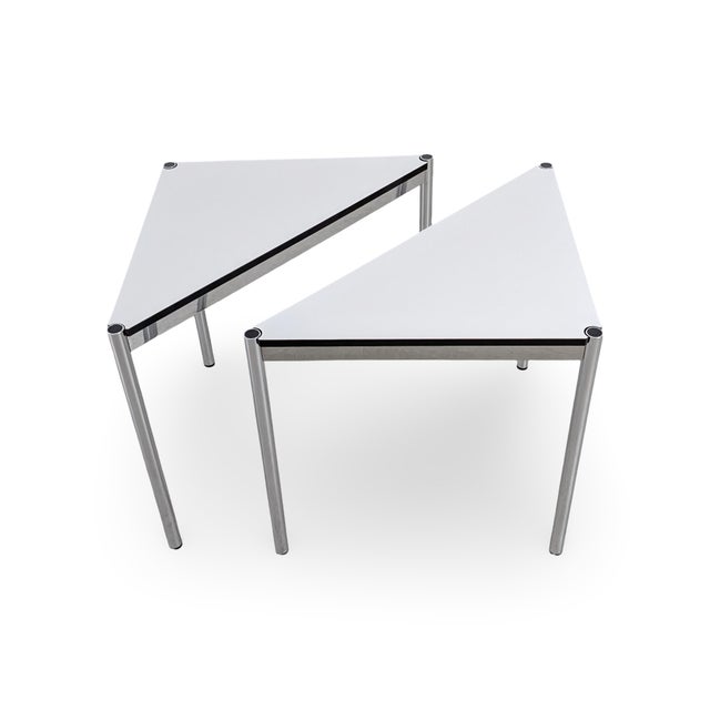 Beautiful set of two USM Haller triangular desks in white. Condition: Good used condition with age-related wear. (See...