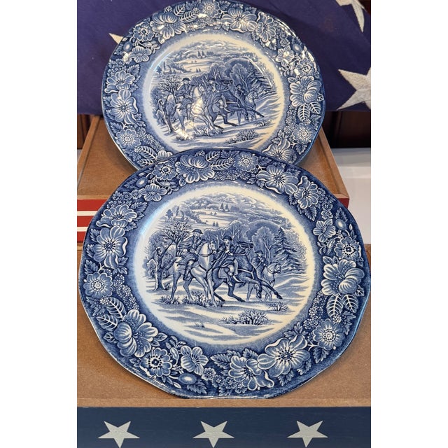 Ironstone China 1970s Liberty Blue “Washington at Valley Forge” Plates | English Ironstone Americana Wall Decor - a Pair For Sale - Image 4 of 9