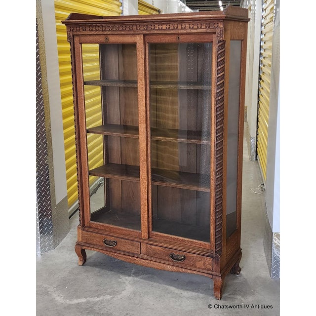 Antique Carved Quartered Oak Paine's Furniture Sliding Glass Door Bookcase C1890-1910 For Sale In New York - Image 6 of 18