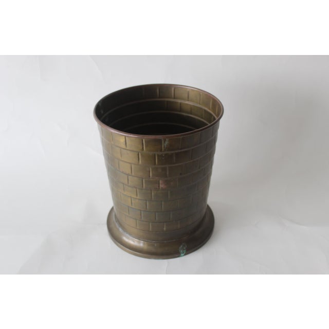 Warm Brass Wastebasket Brick Wall Pattern Detail Patina Vintage Mid Century Hollywood Regency For Sale In Miami - Image 6 of 8
