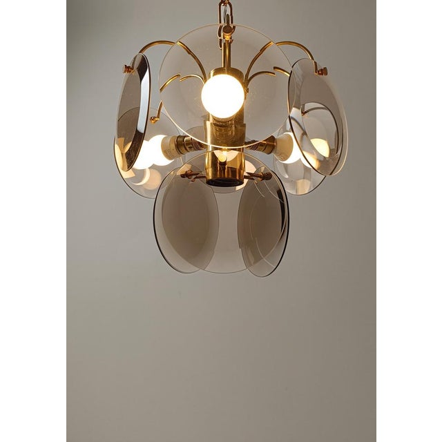 Vintage Chandelier in Brass with Smoked Bevelled Glass Discs from Sciolari, Italy, 1970s For Sale - Image 15 of 18