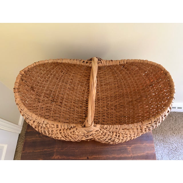 Wood Large Early 20th Century American Splint Oak Buttocks Gathering Basket For Sale - Image 7 of 11