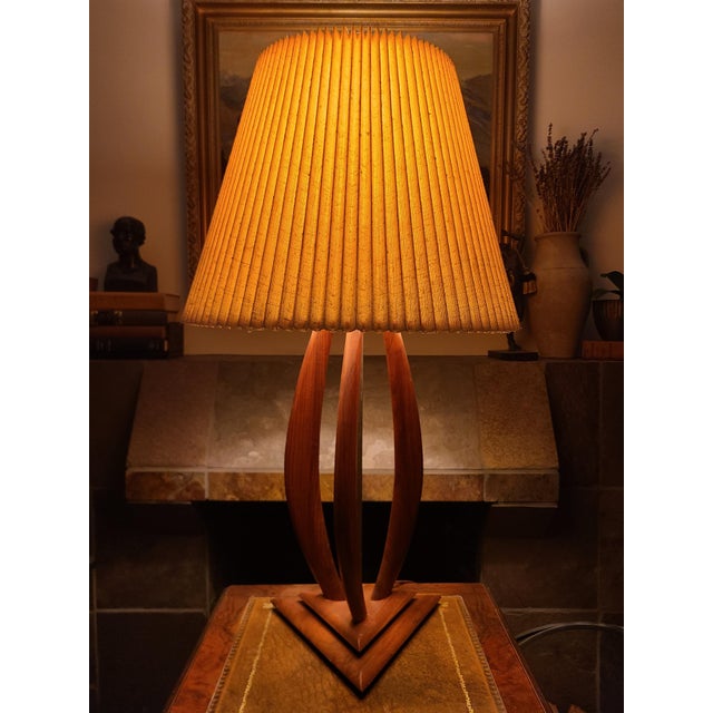 Vintage Mid-Century Modern Sculpted Bentwood & Brass Table Lamp For Sale - Image 14 of 16