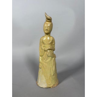 Sculpture of a court lady, Sui dynasty (581-618), China, glazed terracotta For Sale
