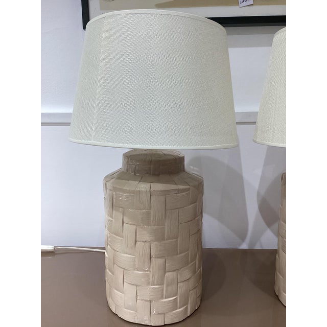 Basket-Weave Ceramic Table Lamps in the style of Tommaso Barbi, Italy, 1960s, Set of 2 For Sale - Image 6 of 16