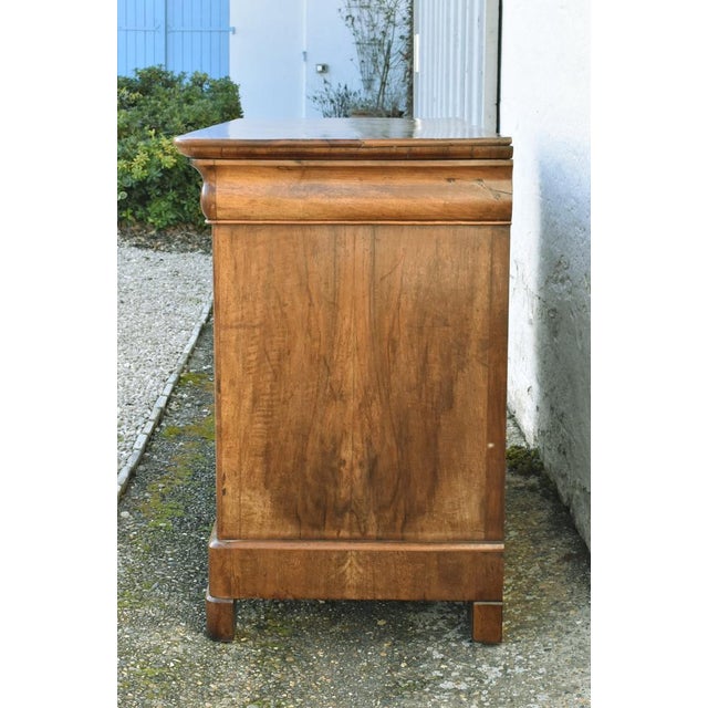 Louis Philippe French Chest of Drawers in Walnut, 1800s For Sale - Image 13 of 18