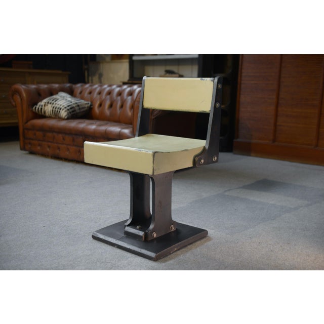 Minimalist Modernist Design Chair, 1960s, in Good conditions. Designed 1960 to 1969