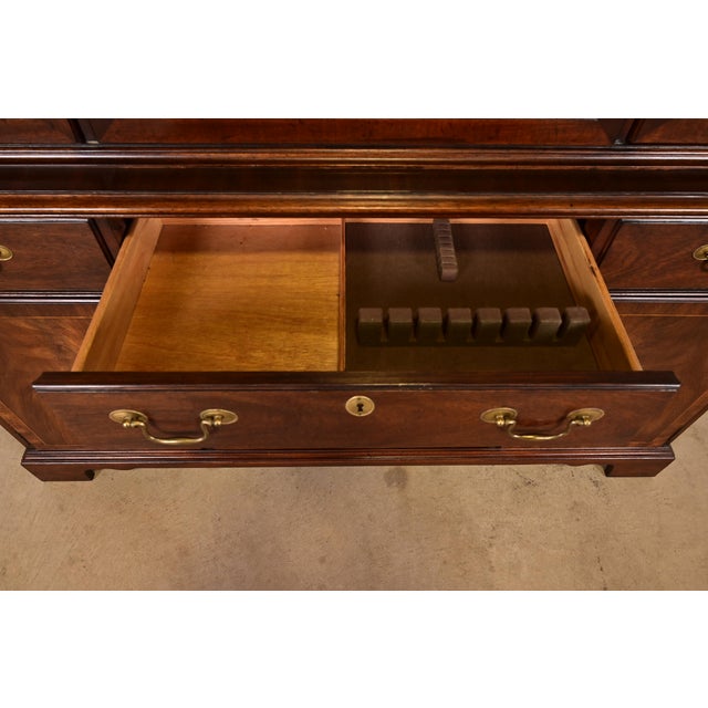 Wood Baker Furniture Style Georgian Flame Mahogany Lighted Breakfront Bookcase Cabinet For Sale - Image 7 of 15