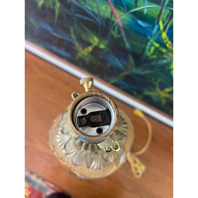 Taupe John Richard Distressed Polychrome Urn Form Table Lamp 25” For Sale - Image 8 of 10