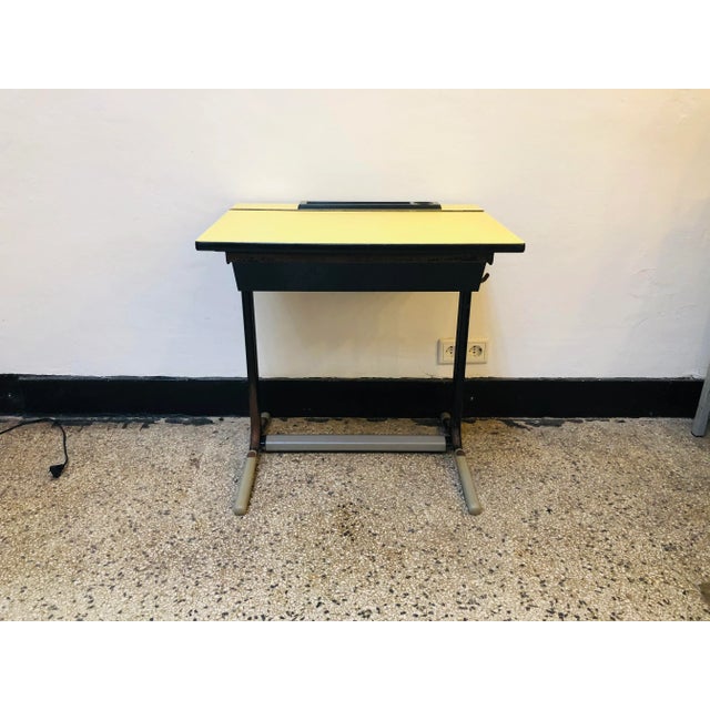Mid-Century Childrens Desk, 1950s, in Good conditions. Designed 1950 to 1959