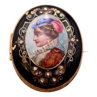 Gold Brooch with Figure of Ancient Lady For Sale