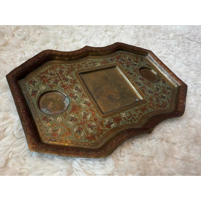 Victorian Anglo-Indian Hand-Chased Brass Tray, Kashmiri Floral c.1900 For Sale In New York - Image 6 of 12