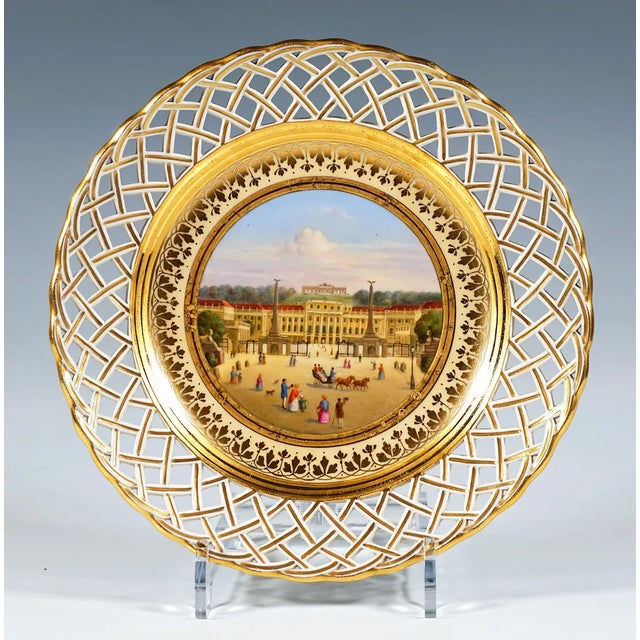 Porcelain picture plate with a finely painted polychrome veduta: In the mirror view of the Viennese summer palace...