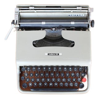 Lettera 22 Typewriter from Olivetti, 1950s For Sale