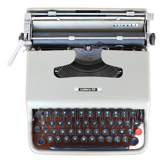 Lettera 22 Typewriter from Olivetti, 1950s For Sale