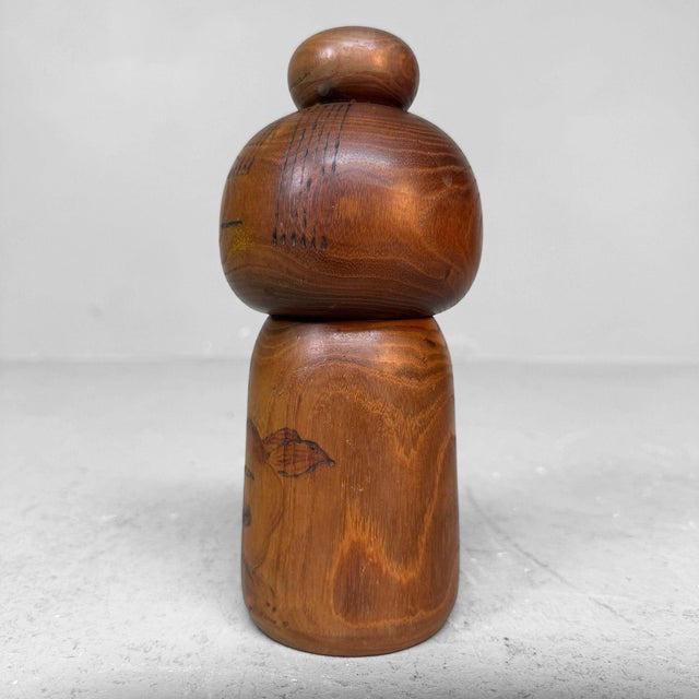 Mid-Century Modern Vintage Sōsaku Kokeshi Camellia Girl by Kazuo Takamizawa, Japan, 1970s For Sale - Image 3 of 9