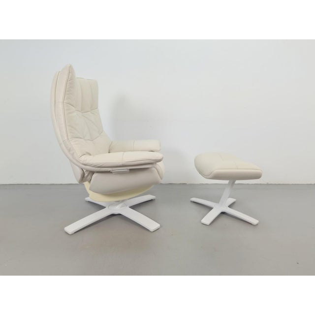 Leather King and Queen Recliner Lounge Chairs and Ottoman from Natuzzi, 2010s, Set of 3 For Sale - Image 9 of 18