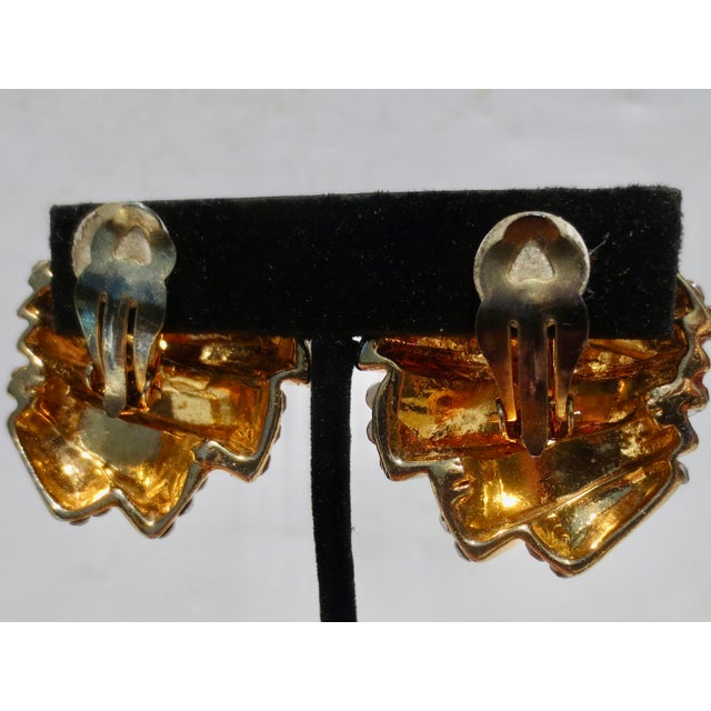 1960s Rhinestone and Gold Plated Clip-on Earrings 60s For Sale - Image 5 of 7
