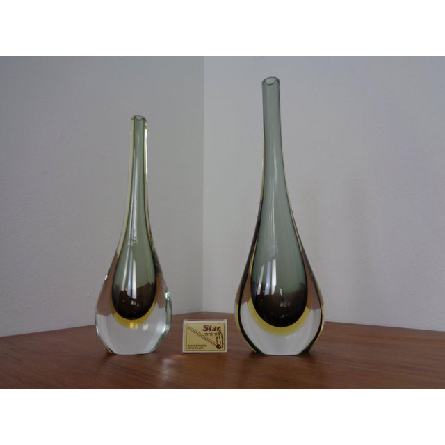 Italian Murano teardrop vases by Giuliani Mian for Fornace Mian, dating from the 1980s. Height 30.5 / 35.5 cm. Excellent...