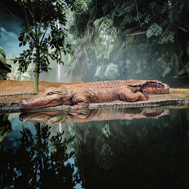 American Monumental Hand-Carved Solid Wood Alligator Sculpture by Ken Packie, 6 Ft Long For Sale - Image 3 of 7