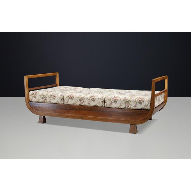 Art Deco Walnut Daybed attributed to Jindřich Halabala, 1930s For Sale - Image 14 of 16