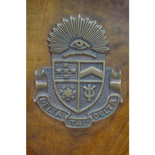 Mid 20th Century Vintage Delta Tau Delta Bronze & Walnut Fraternity Shield Wall Plaque Crest 11" For Sale - Image 5 of 7