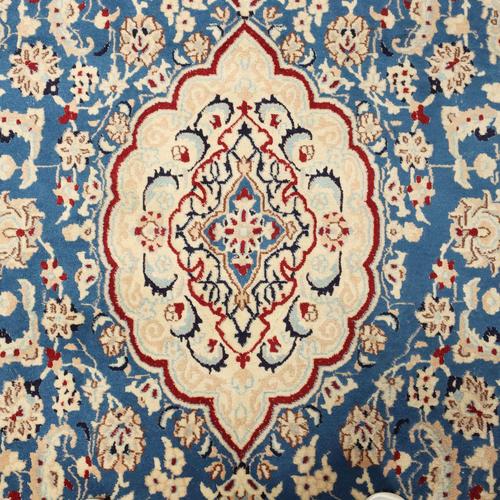 Middle Eastern Nain Rug in Wool For Sale - Image 4 of 10