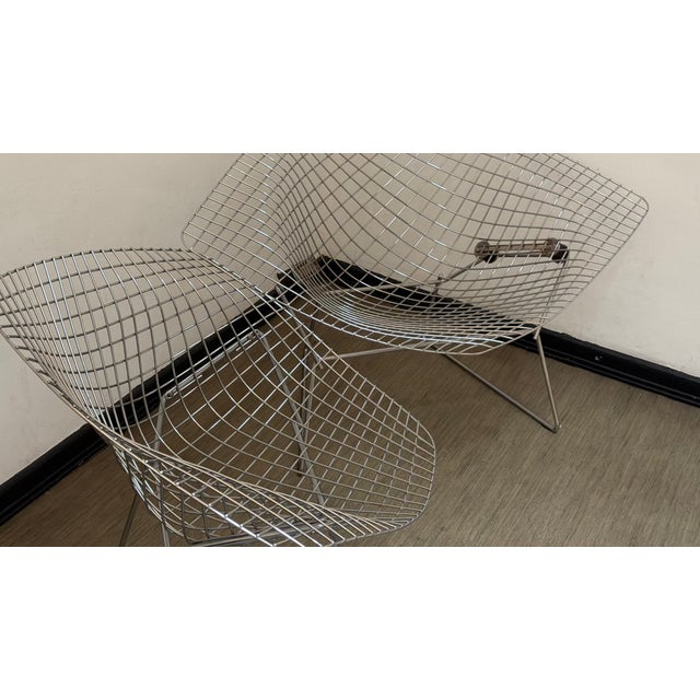 Wire 421 and 422 Diamond Chairs in Silver and Blue by Harry Bertoia for Knoll, 1970s, Set of 2 For Sale - Image 13 of 18