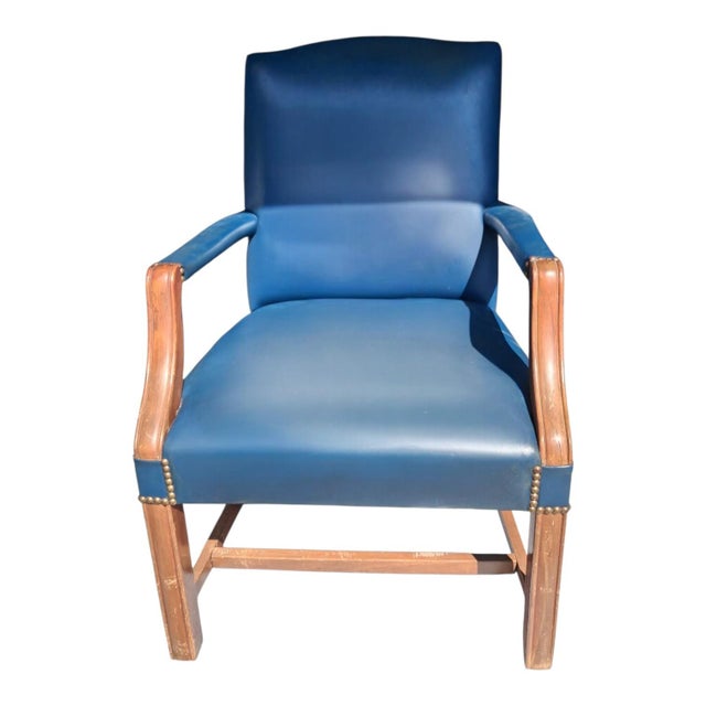 Mid-Century Modern Step Back Into Mid-Century Elegance With This Stunning Vintage Lounge Chair and Matching Ottoman Set For Sale - Image 3 of 9