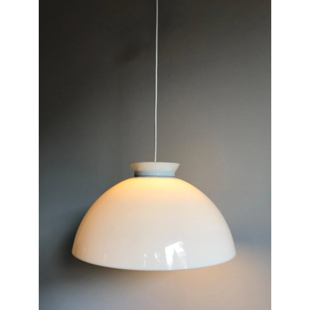 Metal Model KD6 White Glass Pendant Lamp by Achille & Pier Giacomo Castiglioni for Kartell, 1959 For Sale - Image 7 of 14