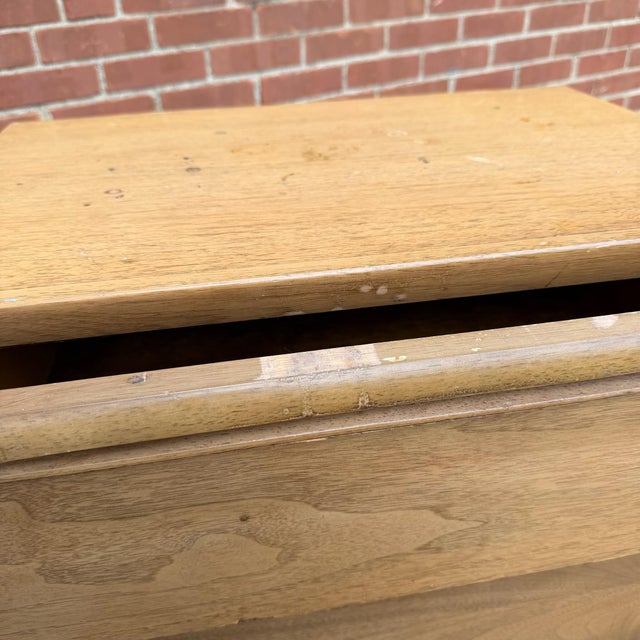 Pair of Mid-Century Modern Walnut Nightstands For Sale - Image 4 of 9