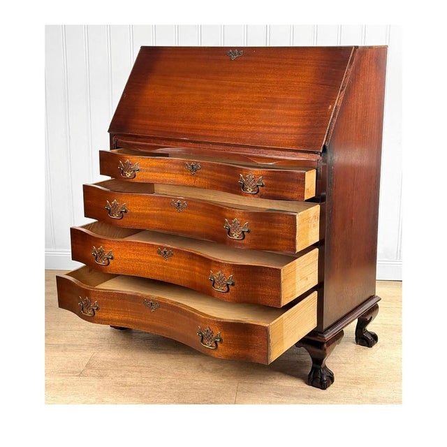 1940s Governor's Winthrop Mahogany Desk For Sale - Image 4 of 5