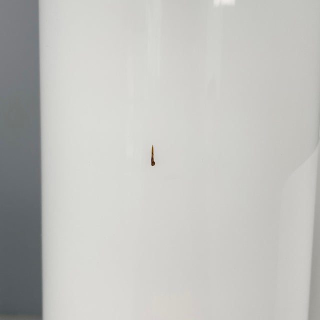 Italian Opaline Acrylic Glass Table Lamp by Vico Magistretti for Artemide, 1970s For Sale - Image 6 of 18
