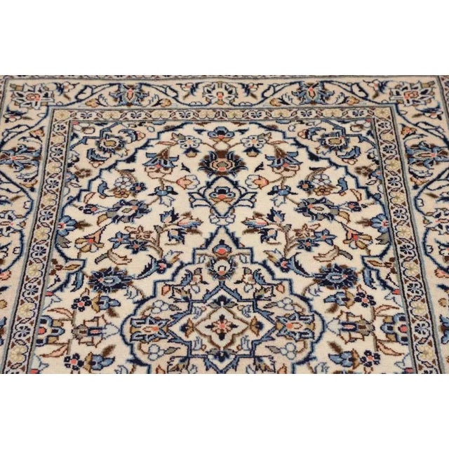 Kashan Rug in Hand-Knotted Virgin Wool For Sale - Image 8 of 11