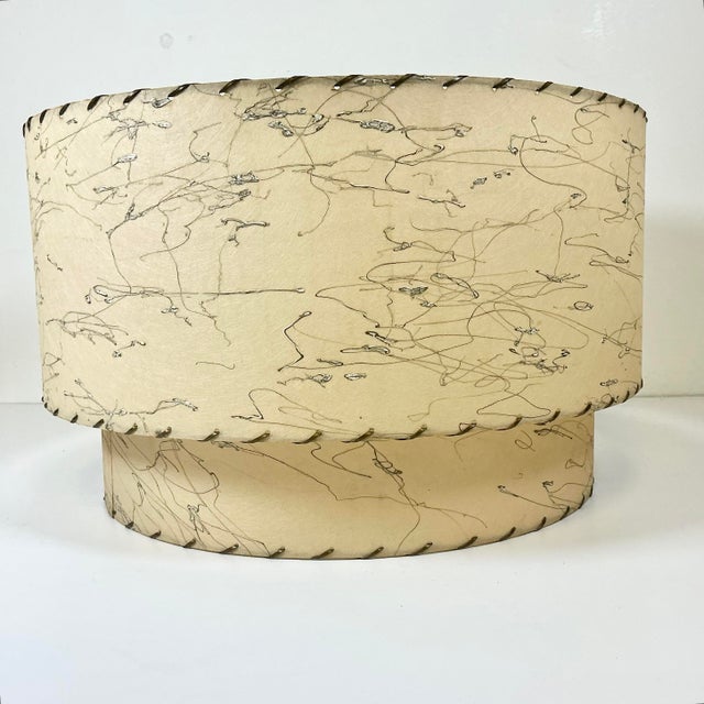 Mid-Century Modern 1940s Vintage Boho Chic Arts & Crafts 2-Tier Fiberglass Lamp Shade, Splattered Spaghetti Design For Sale - Image 3 of 9