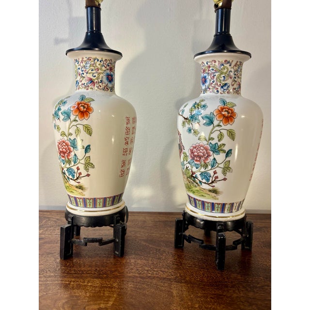1950s Pair of Vintage Italian Chinoiserie Porcelain Table Lamps With Pheasants For Sale - Image 5 of 9