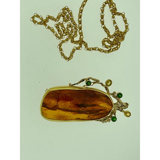 Late 20th Century Natural Amber Tsavorite and Yellow Sapphire Necklace / Pin 18 Karat Yellow Gold For Sale - Image 5 of 18