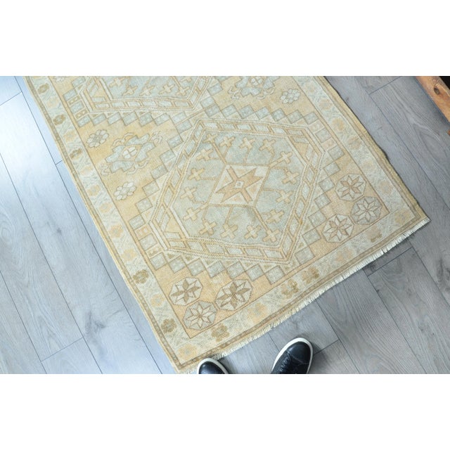 1960s Khaki and Baby Blue Oushak Turkish Rug For Sale - Image 5 of 11