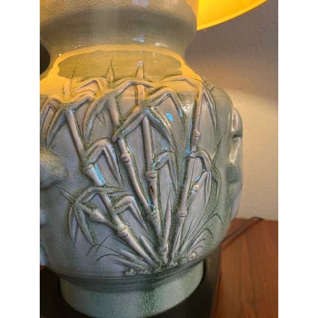 Large Vintage Mid-Century Modern Chinoiserie Chinese Bamboo Ceramic Table Lamp With Shade Black Sea Foam Green For Sale In Palm Springs - Image 6 of 13