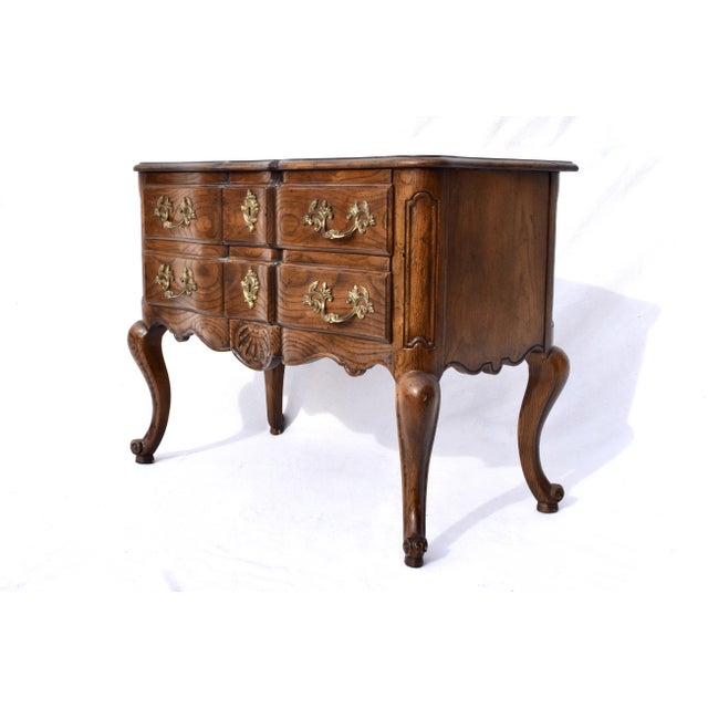 French Provincial Baker Furniture French Louis XV Serpentine Commodes, Tiger Oak, 1960s For Sale - Image 3 of 12