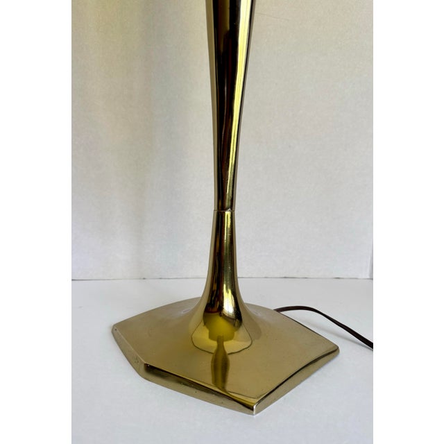 1960s Brass & Walnut Veneer Sculptural Table Lamp Attributed to Laurel Lamp Company For Sale - Image 12 of 12