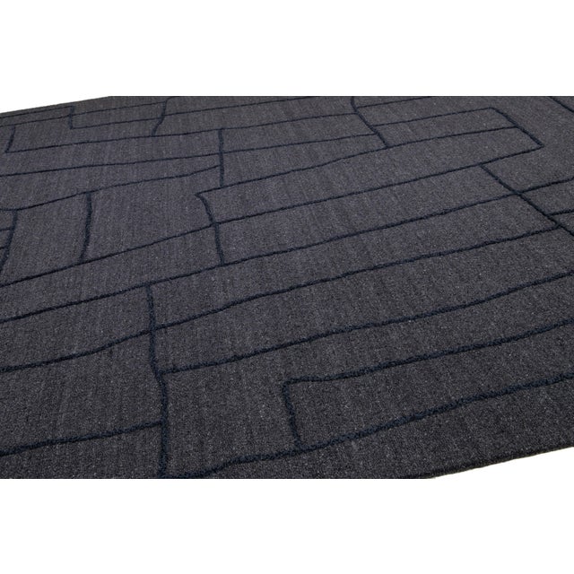 12 X 15 Contemporary Hand Loom Wool Rug in Gray With Abstract Design For Sale In New York - Image 6 of 10