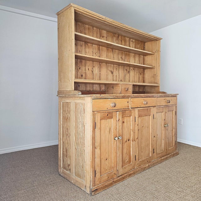 Late 18th Century Antique English Pine Dresser Base & Plate Rack - Circa 1870 For Sale - Image 5 of 17