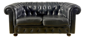 Chesterfield Club Sofa in Black Leather with Wooden Legs, 1960s