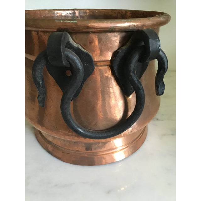 French Country Mid 19th Century Hand-Hammered Antique Rustic Copper Cauldron with Handles For Sale - Image 3 of 7