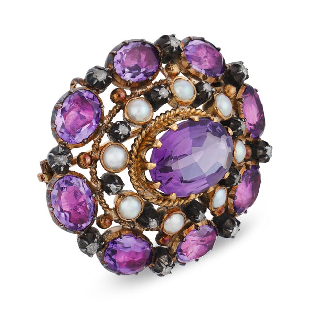 Victorian 19th Century Victorian Amethyst Pearl Diamond 18k Yellow Gold Silver Brooch Pendant For Sale - Image 3 of 6
